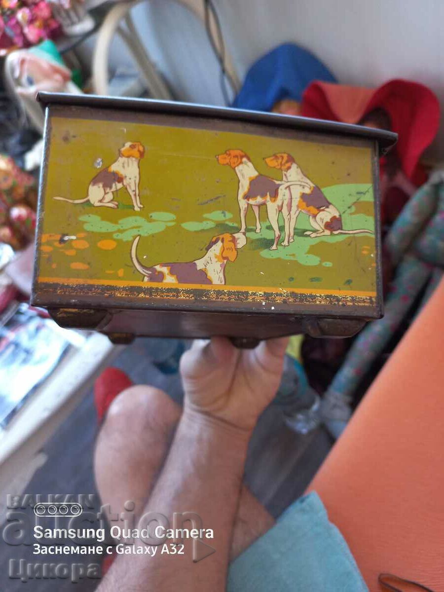 OLD METAL BOX HUNTING SCENE - 5