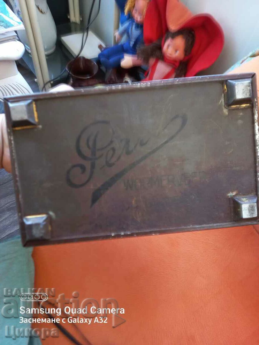 OLD METAL BOX HUNTING SCENE - 7