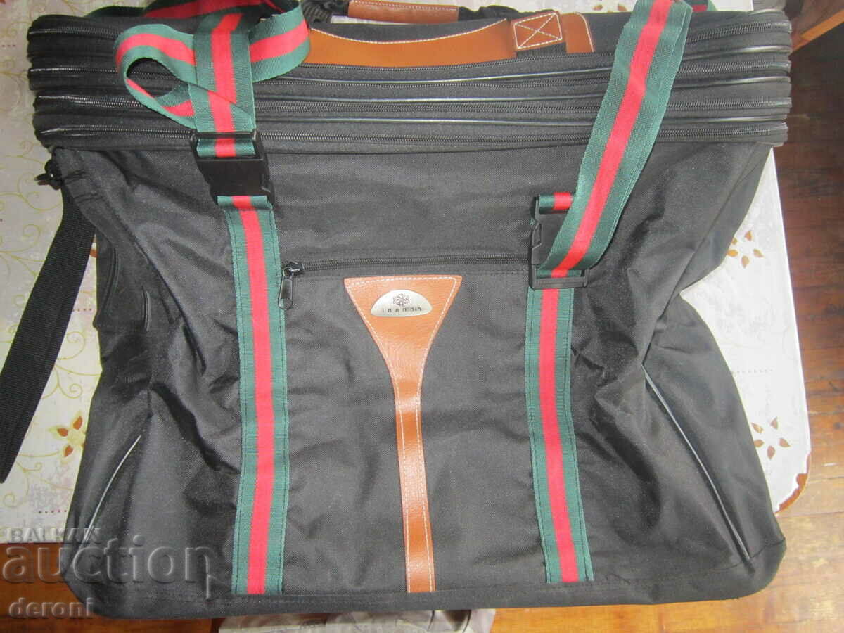 Geanta sport duffel bag pe roti cu preț 50.00 BGN | € 25.56