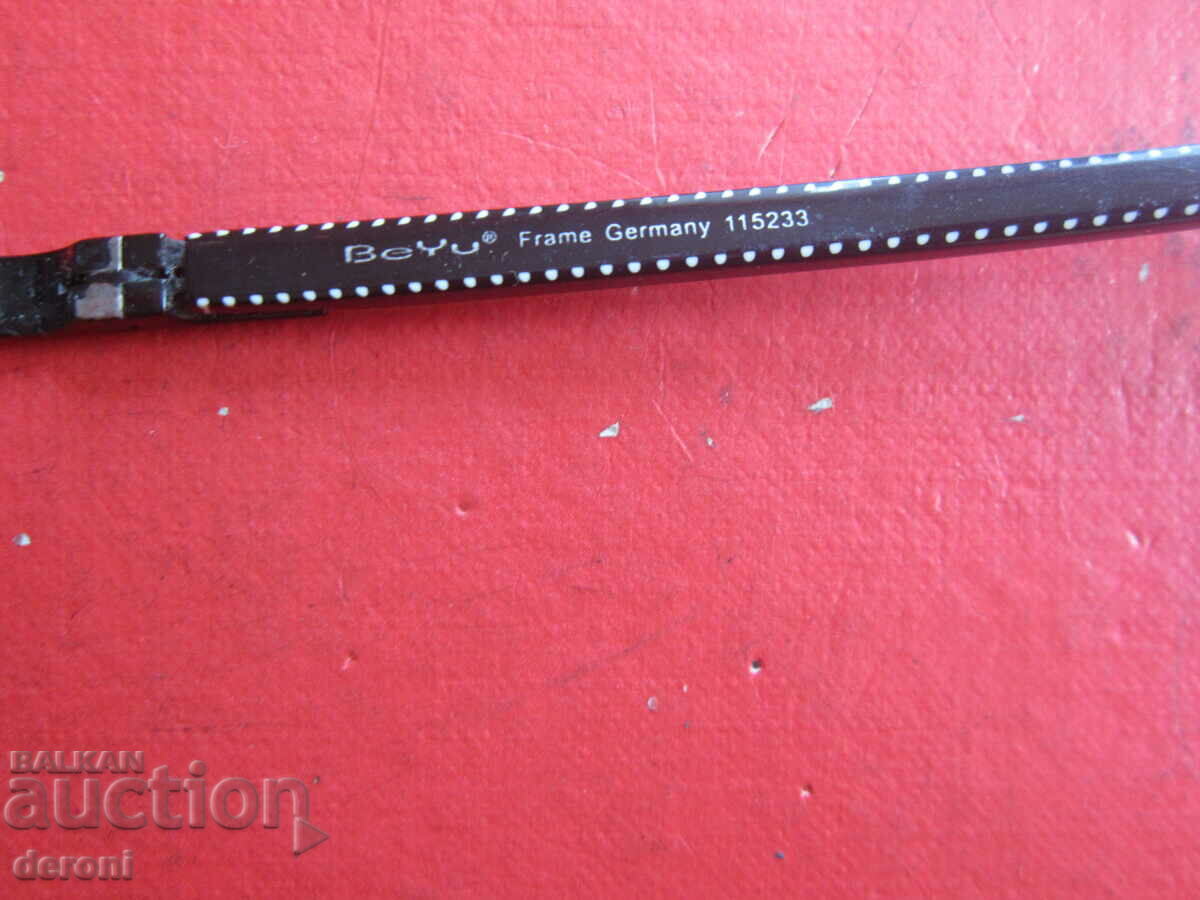 Livrarea Grozavi ochelari germani