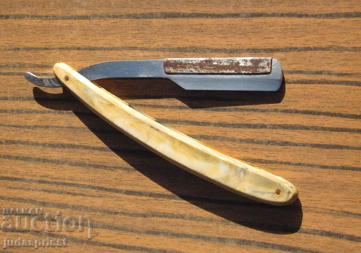 authentic old antique razor with price 15.00 BGN | € 7.67 authentic old antique razor with price 15.00 BGN | € 7.67