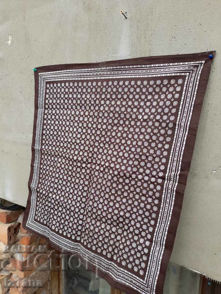 Παλιά μαντίλα με τιμή 10.00 BGN | € 5.11 Παλιά μαντίλα με τιμή 10.00 BGN | € 5.11