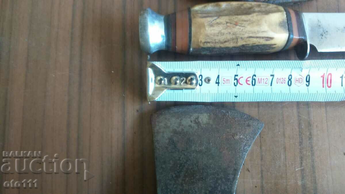 Delivery of OLD KNIFE AND AX SET Delivery of OLD KNIFE AND AX SET