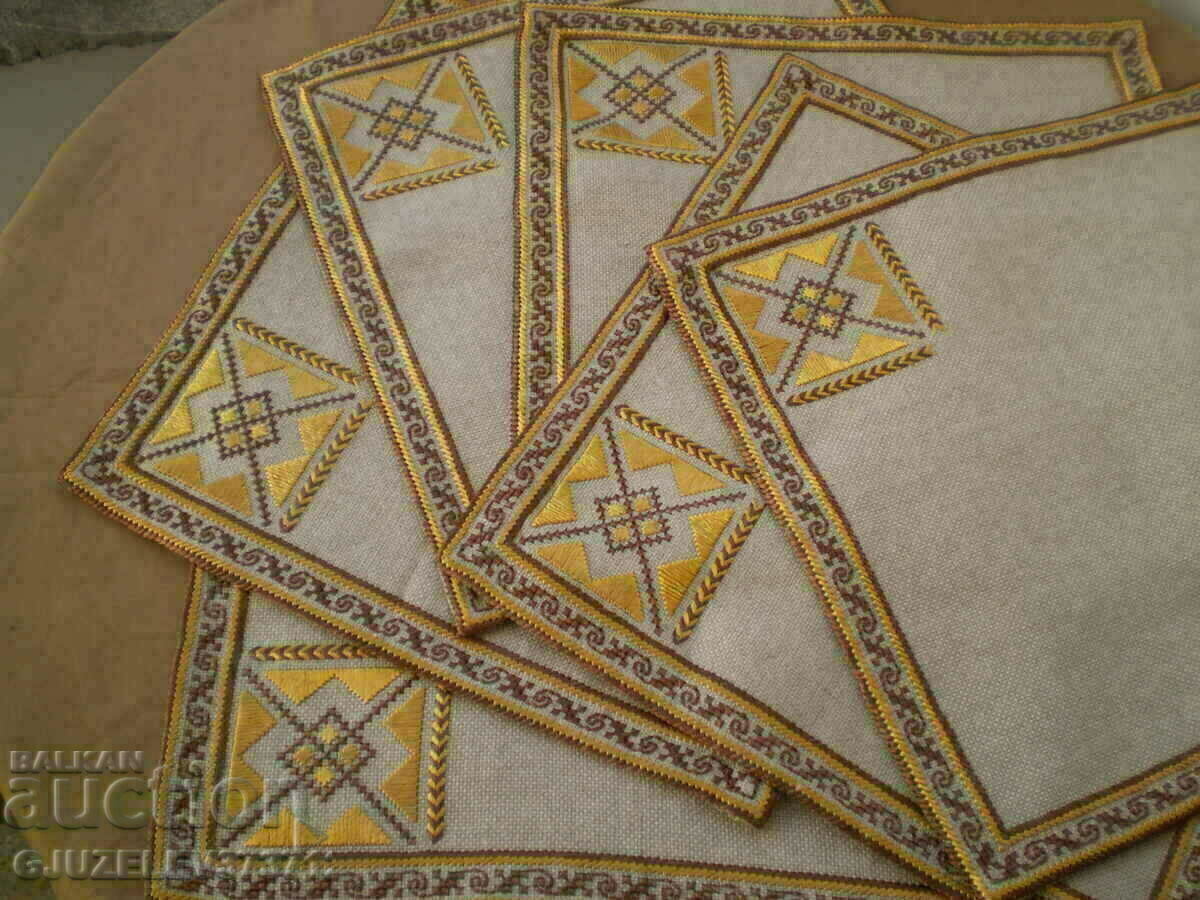 Set of 6 hand-embroidered plaids on panama linen - 6 Set of 6 hand-embroidered plaids on panama linen - 6