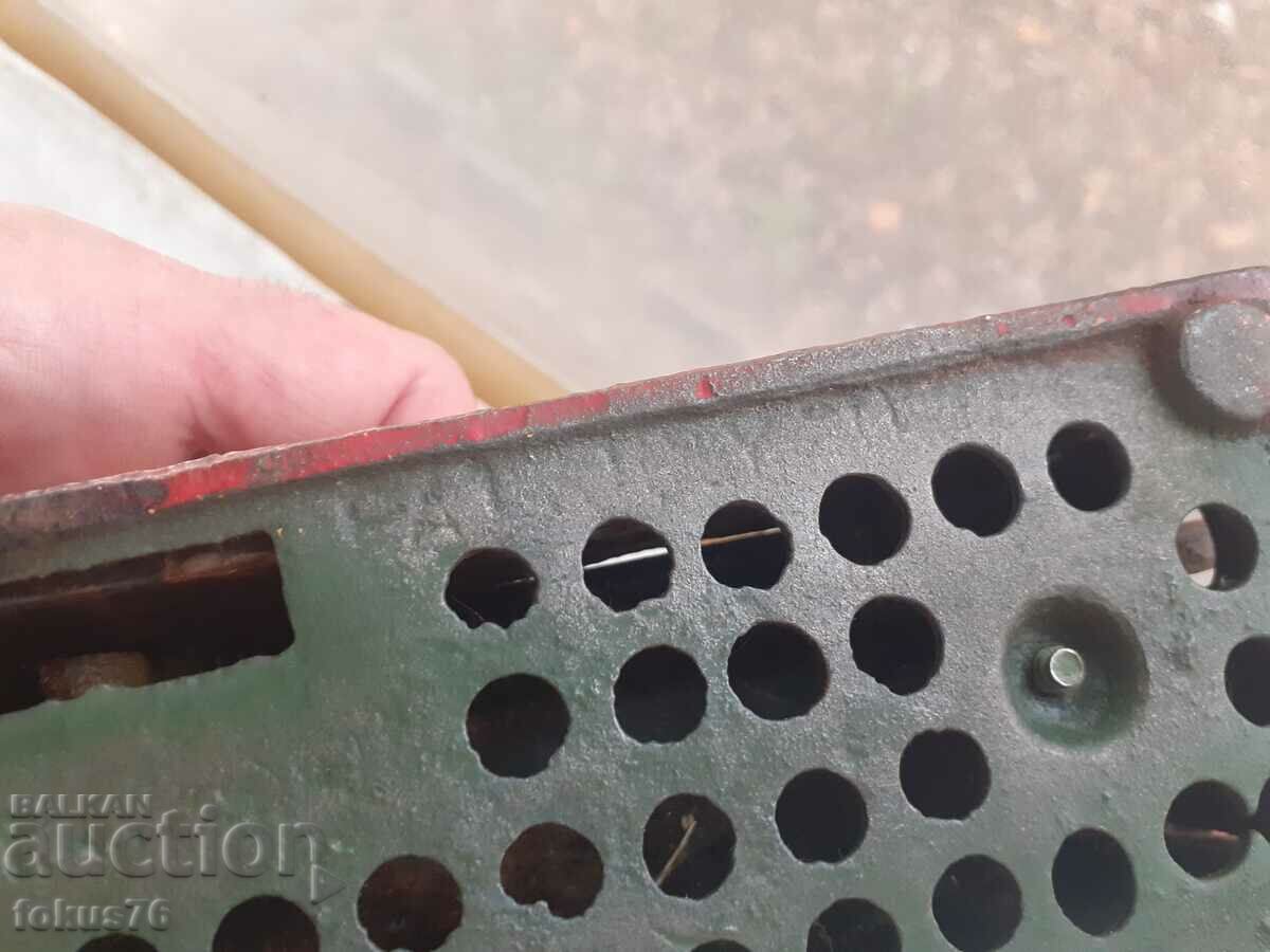 Παλιό μεταλλικό παιχνίδι μαντέμι με μηχανισμό - δουλειές - 5 Παλιό μεταλλικό παιχνίδι μαντέμι με μηχανισμό - δουλειές - 5