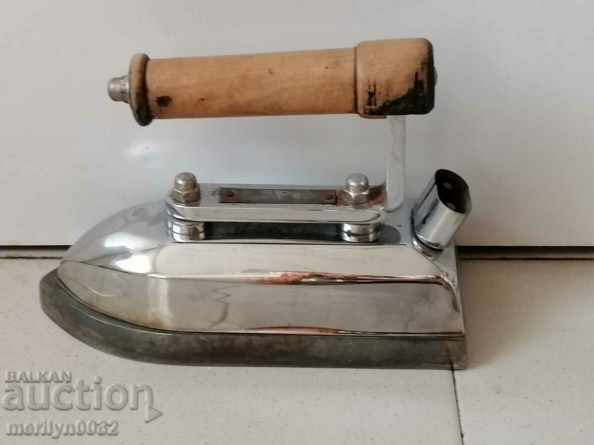 Vintage German electric PROFESSIONAL iron with price 72.00 BGN | € 36.81 Vintage German electric PROFESSIONAL iron with price 72.00 BGN | € 36.81
