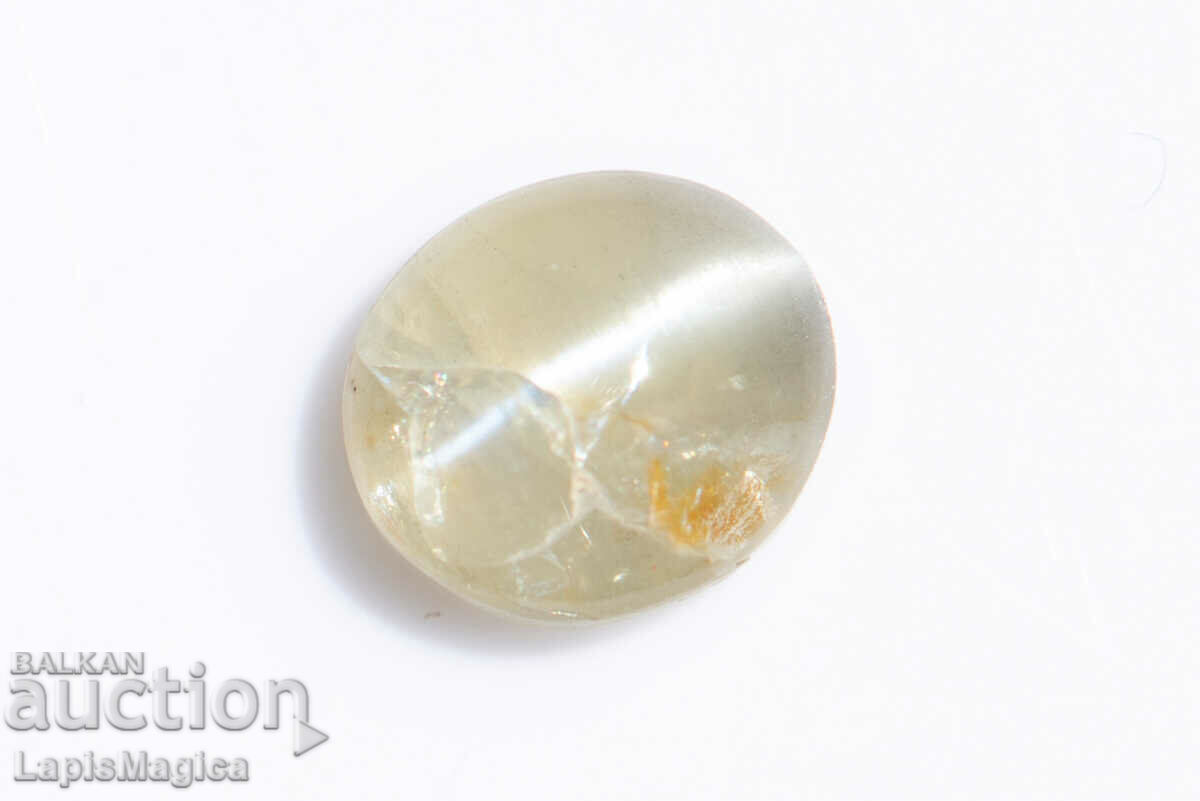 Chrysoberyl with cat's eye effect 0.6ct oval