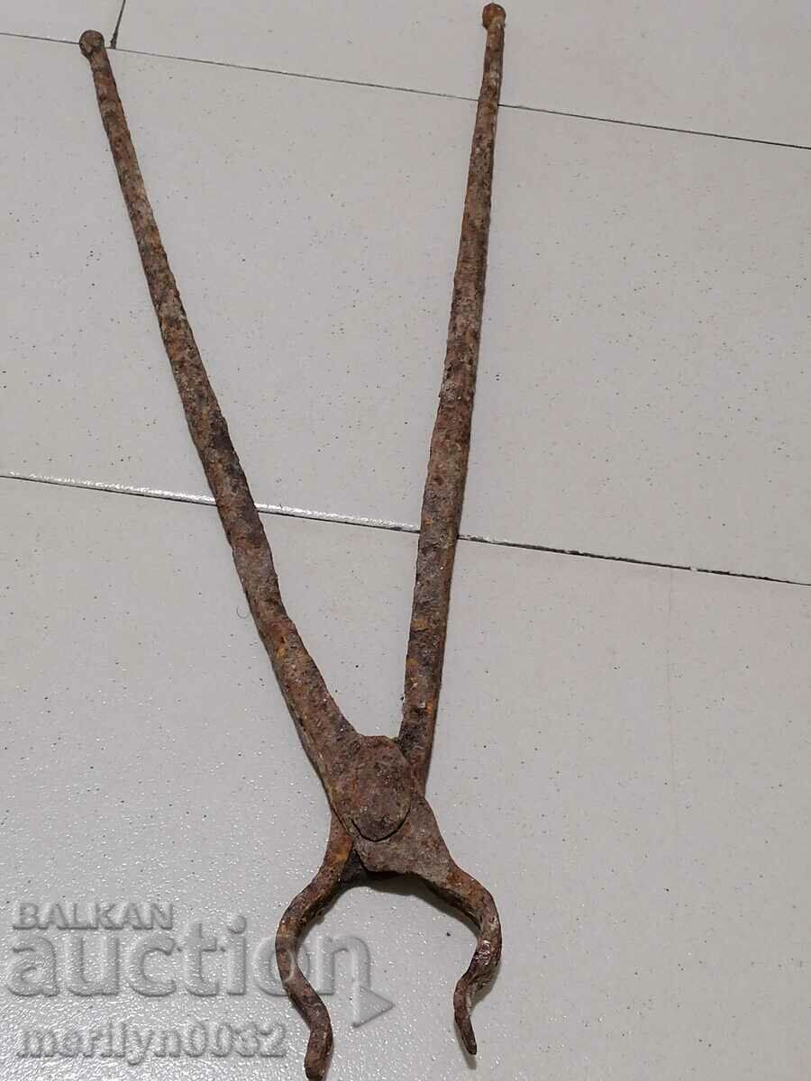 Auction Forging pliers wrought iron tool Auction Forging pliers wrought iron tool