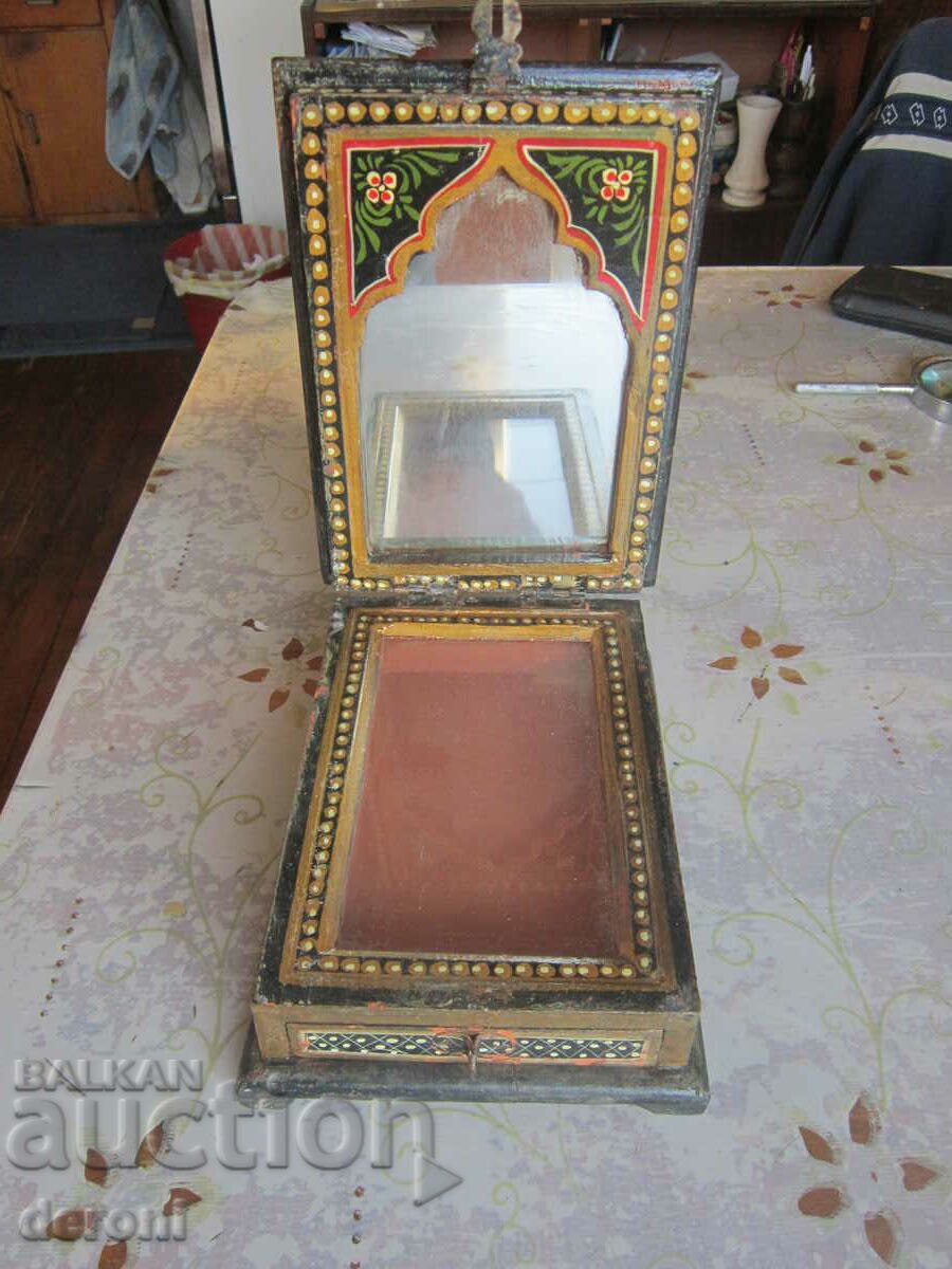 Delivery of Antique casket jewelry box with mirror Delivery of Antique casket jewelry box with mirror