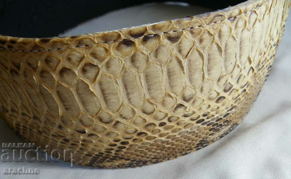 Delivery of Wide belt made of genuine python leather Delivery of Wide belt made of genuine python leather