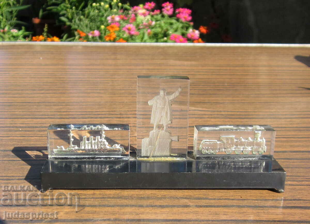 Auction old Russian Soviet figure plastic Lenin ship locomotive Auction old Russian Soviet figure plastic Lenin ship locomotive