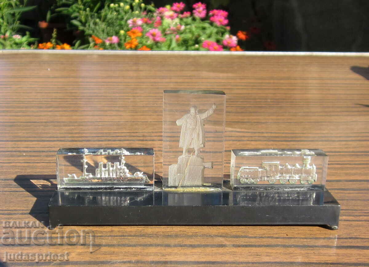 Δημοπρασία παλιά ρωσική σοβιετική φιγούρα πλαστική ατμομηχανή πλοίου Λένιν Δημοπρασία παλιά ρωσική σοβιετική φιγούρα πλαστική ατμομηχανή πλοίου Λένιν