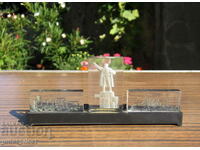 veche figură sovietică rusă din plastic, locomotivă navă Lenin