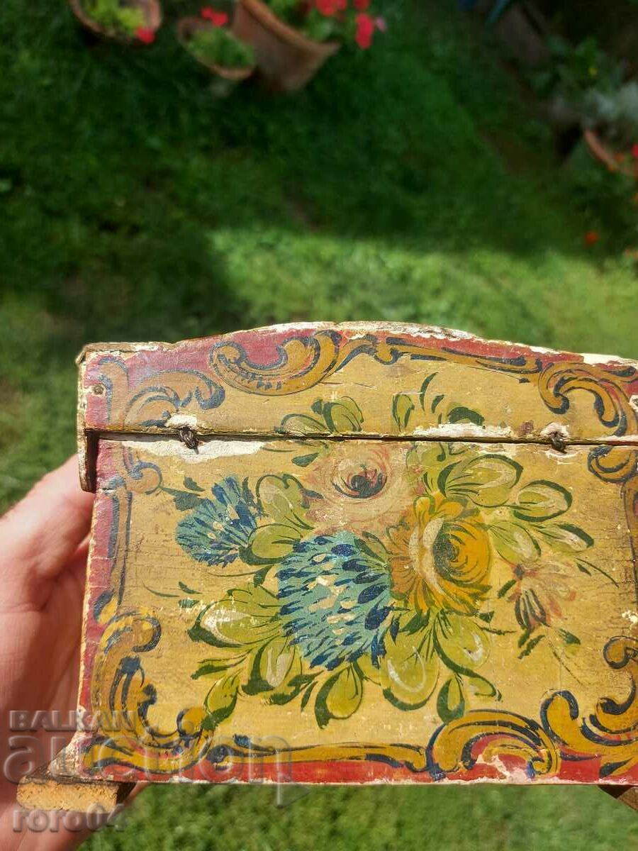 BOX - VERY OLD - PAINTING - 6 BOX - VERY OLD - PAINTING - 6