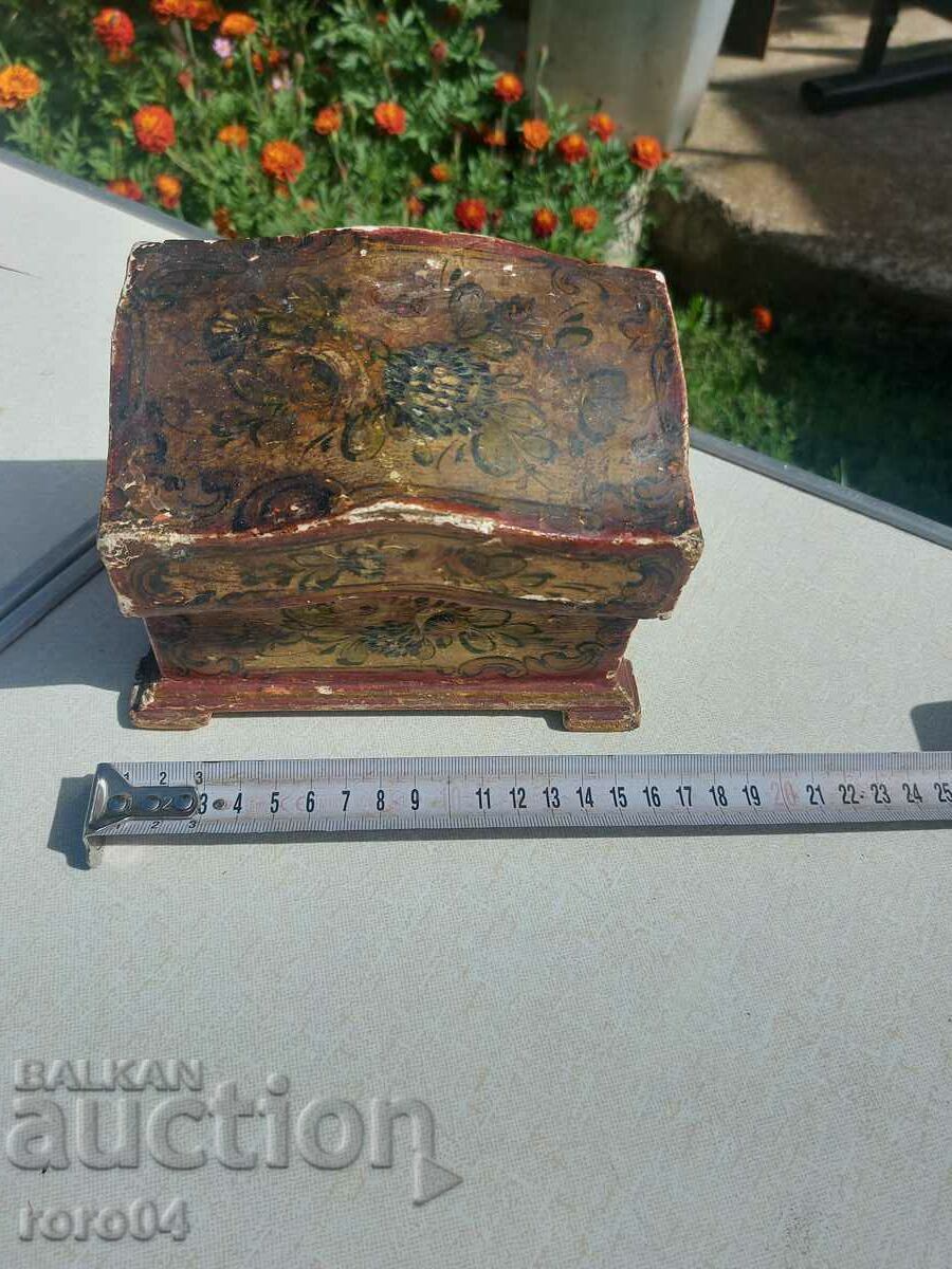 BOX - VERY OLD - PAINTING - 7 BOX - VERY OLD - PAINTING - 7