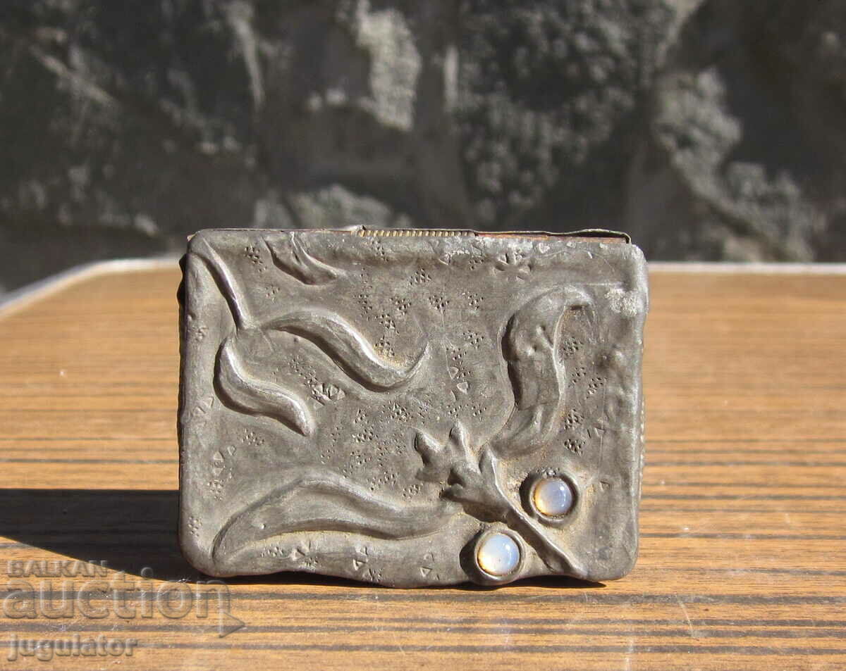 an old Bulgarian Renaissance snuff box an old Bulgarian Renaissance snuff box