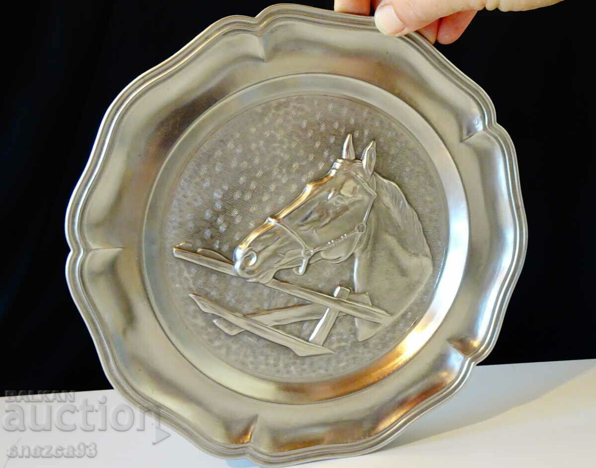 Κον πανο, πιάτο από κασσίτερο με τιμή 29.00 BGN | € 14.83 Κον πανο, πιάτο από κασσίτερο με τιμή 29.00 BGN | € 14.83