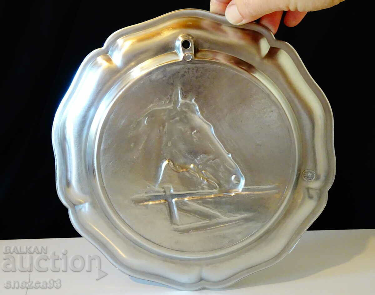 Δημοπρασία Κον πανο, πιάτο από κασσίτερο Δημοπρασία Κον πανο, πιάτο από κασσίτερο