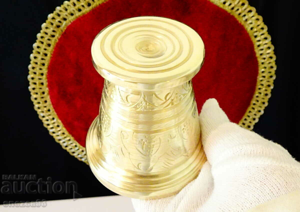 Engraved bronze mortar and pestle 540 g. - 6 Engraved bronze mortar and pestle 540 g. - 6