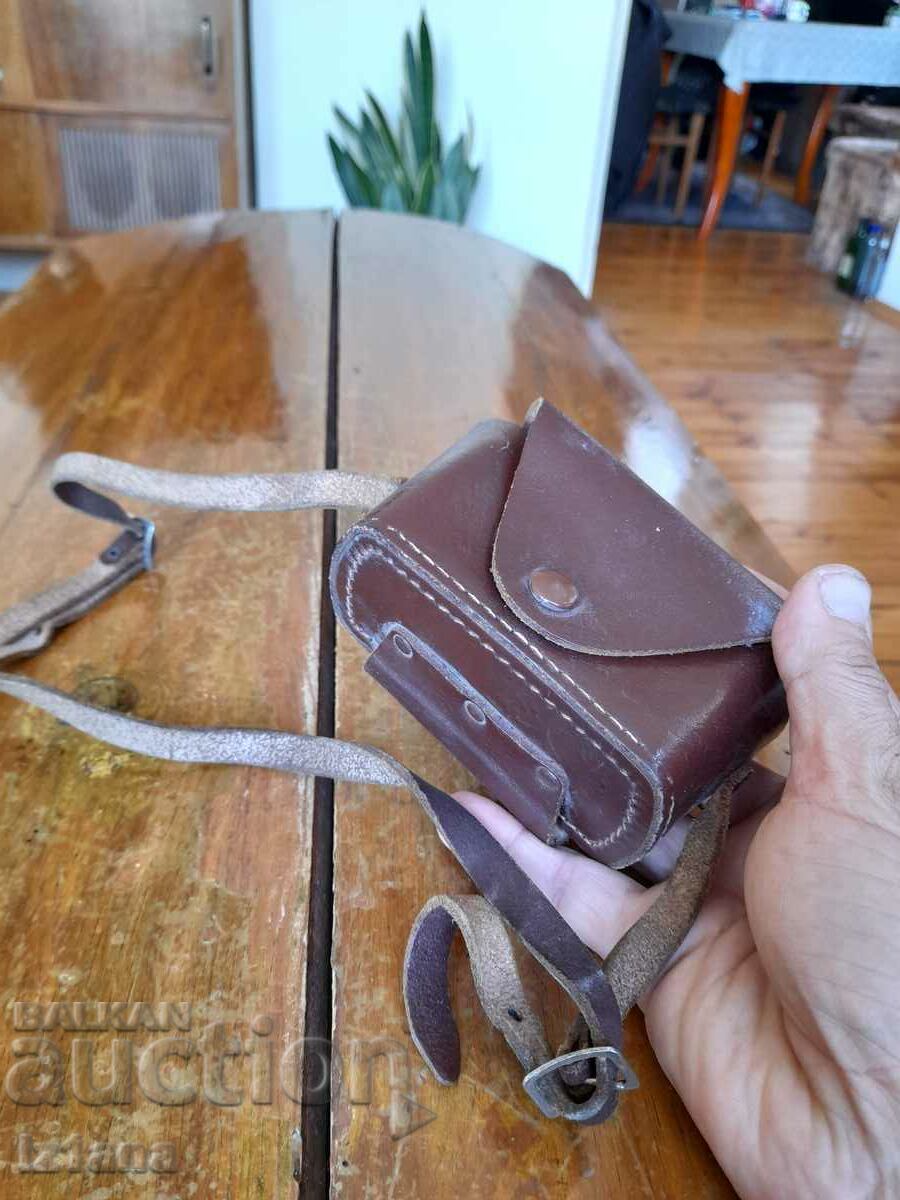 Delivery of Old Kodak camera case Delivery of Old Kodak camera case