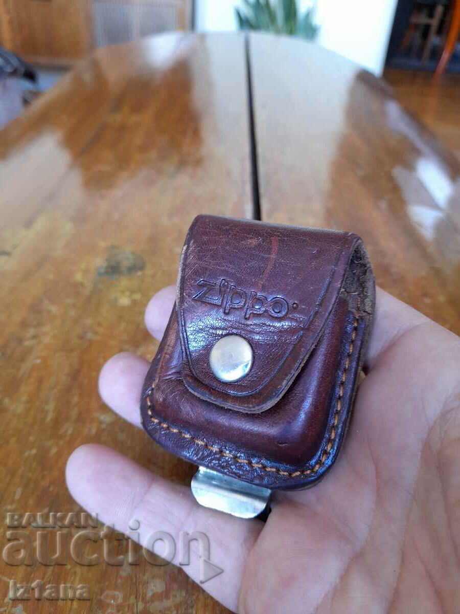 Δερμάτινη θήκη για αναπτήρα Zippo με τιμή 35.00 BGN | € 17.90 Δερμάτινη θήκη για αναπτήρα Zippo με τιμή 35.00 BGN | € 17.90