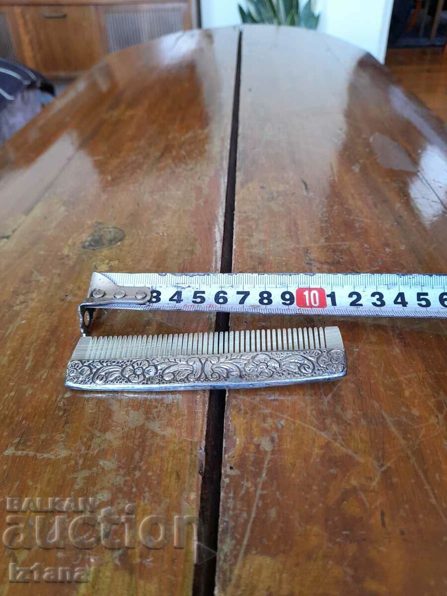 Licitație pieptene vechi, pieptene