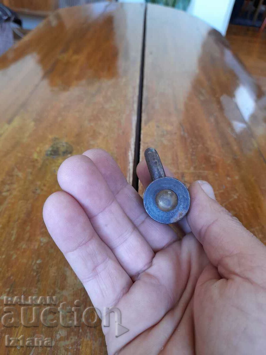 Licitație lacătul vechi