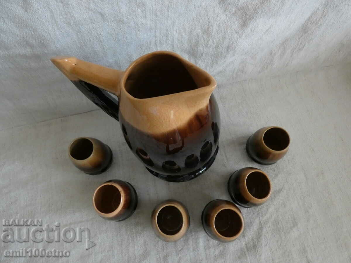 Livrarea Urcior de serviciu cu 6 pahare in forma de ghinda Ceramica bulgara SP Livrarea Urcior de serviciu cu 6 pahare in forma de ghinda Ceramica bulgara SP