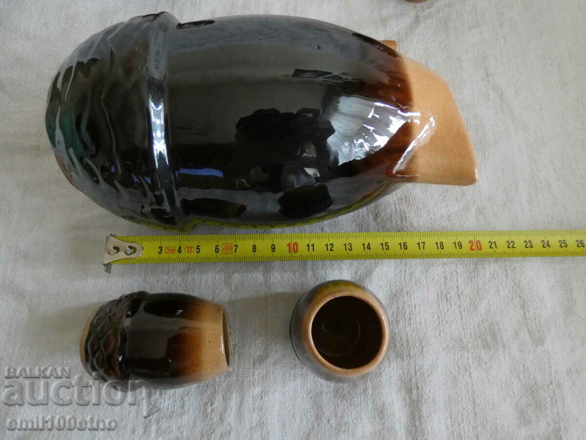 Urcior de serviciu cu 6 pahare in forma de ghinda Ceramica bulgara SP - 7 Urcior de serviciu cu 6 pahare in forma de ghinda Ceramica bulgara SP - 7