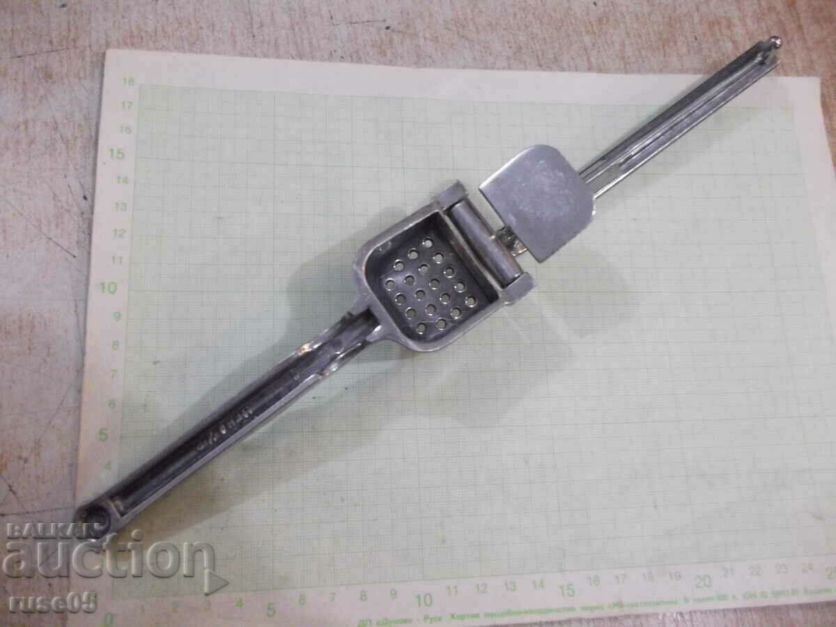 Преса ръчна за чесън алуминиева съветска - 6 Преса ръчна за чесън алуминиева съветска - 6