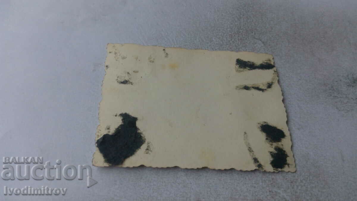 Photo of newlyweds with their friends with price 1.45 BGN | € 0.74 Photo of newlyweds with their friends with price 1.45 BGN | € 0.74