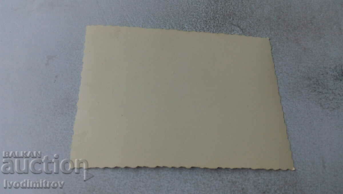 Photo of newlyweds with their friends with price 1.45 BGN | € 0.74 Photo of newlyweds with their friends with price 1.45 BGN | € 0.74