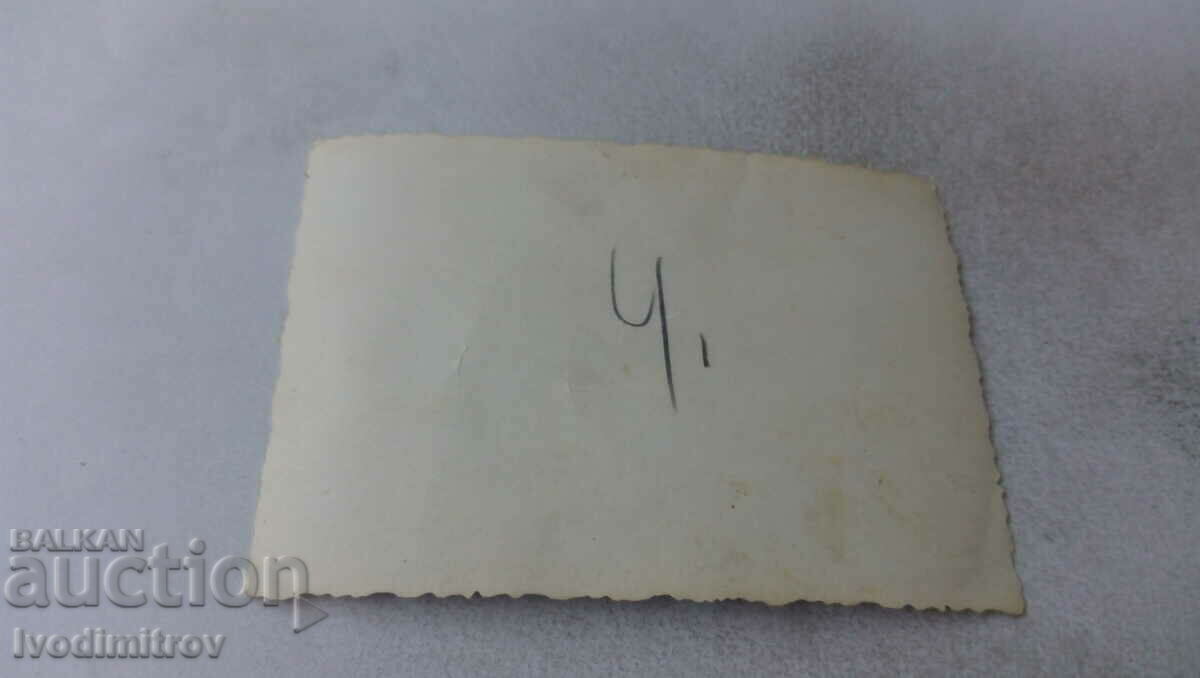 Photo of newlyweds with their friends with price 1.45 BGN | € 0.74 Photo of newlyweds with their friends with price 1.45 BGN | € 0.74