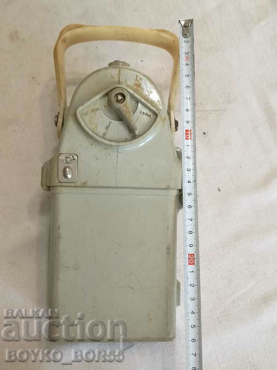 Livrarea Lanternă cu baterie originală germană al treilea Reich cu carcasă Livrarea Lanternă cu baterie originală germană al treilea Reich cu carcasă