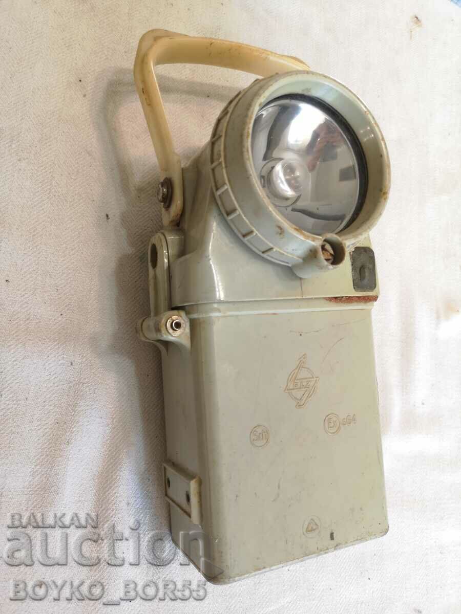 Lanternă cu baterie originală germană al treilea Reich cu carcasă