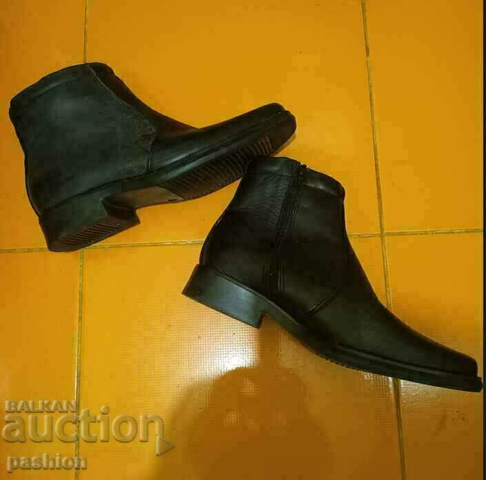 ΠΩΛΕΙΤΑΙ ανδρικές μπότες ολοκαίνουργιο μέγεθος 40 από γνήσιο δέρμα με τιμή 89.10 BGN | € 45.56 ΠΩΛΕΙΤΑΙ ανδρικές μπότες ολοκαίνουργιο μέγεθος 40 από γνήσιο δέρμα με τιμή 89.10 BGN | € 45.56