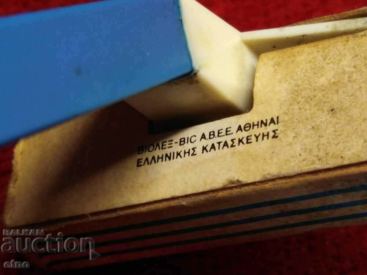 Auction VINTAGE BIC TWIN RAZOR IN BOX Auction VINTAGE BIC TWIN RAZOR IN BOX