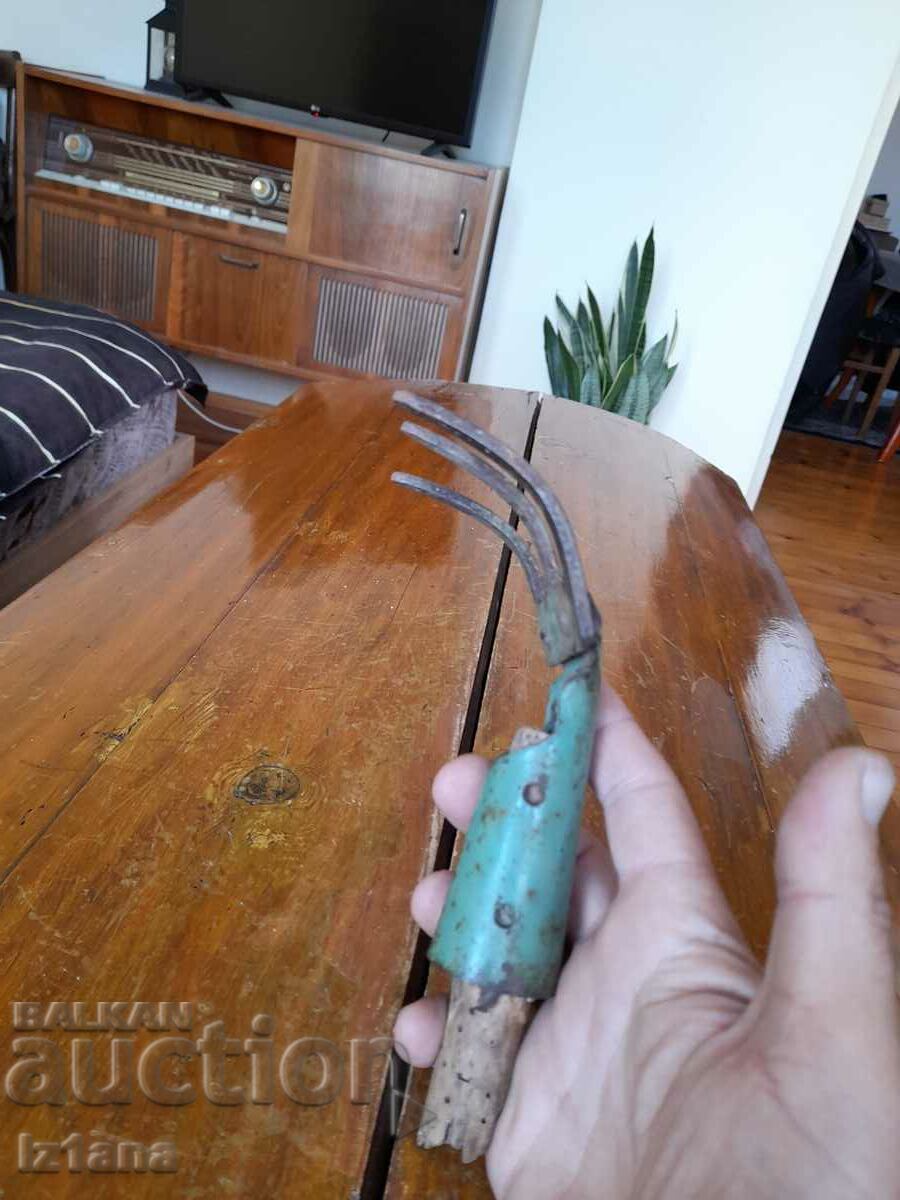 Δημοπρασία Ένα παλιό εργαλείο ανθοπωλείου, ένα στάχυ Δημοπρασία Ένα παλιό εργαλείο ανθοπωλείου, ένα στάχυ