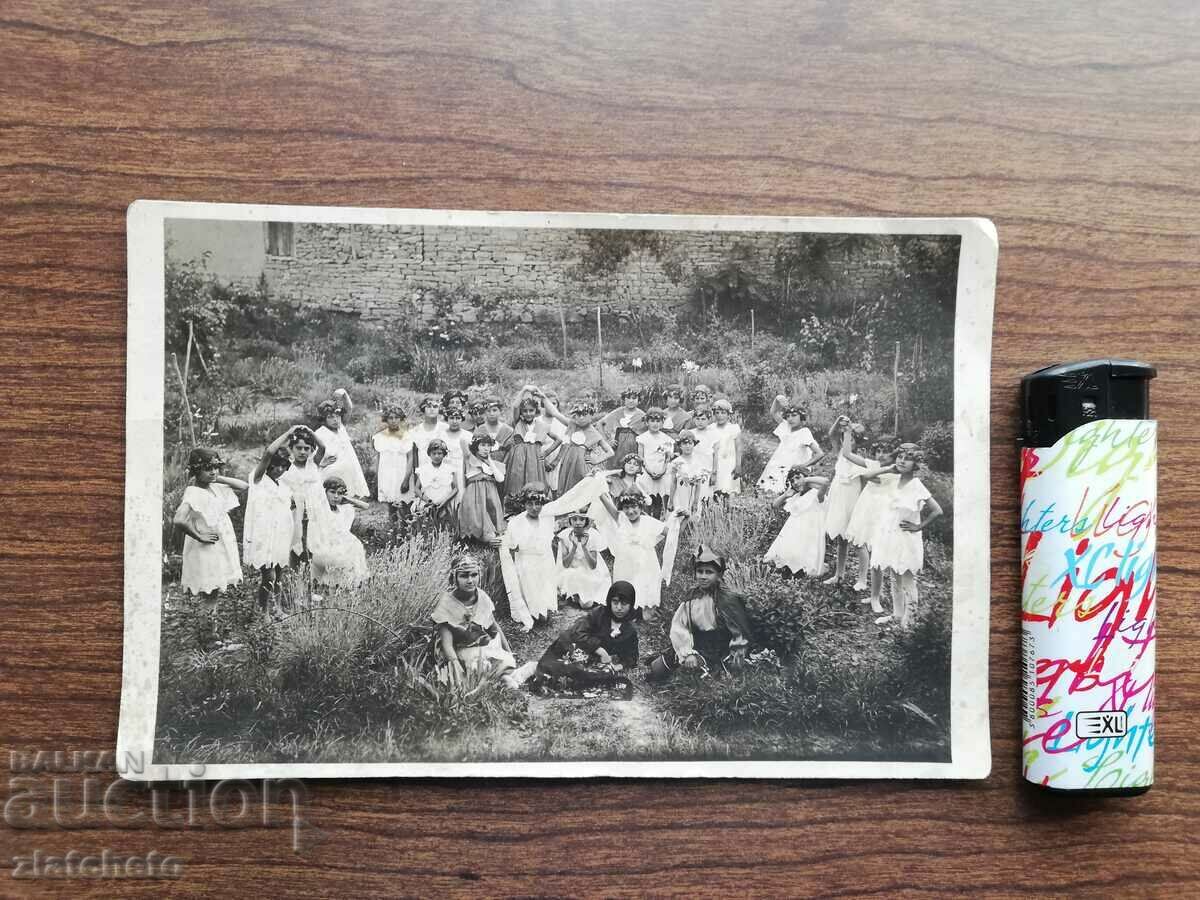 Old photo Kingdom of Bulgaria - Children - Samodivi, Leskovets with price 22.00 BGN | € 11.25 Old photo Kingdom of Bulgaria - Children - Samodivi, Leskovets with price 22.00 BGN | € 11.25