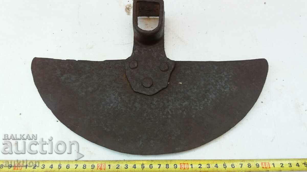 Auction FORGED RENAISSANCE HOE, TOOL, BLADE Auction FORGED RENAISSANCE HOE, TOOL, BLADE