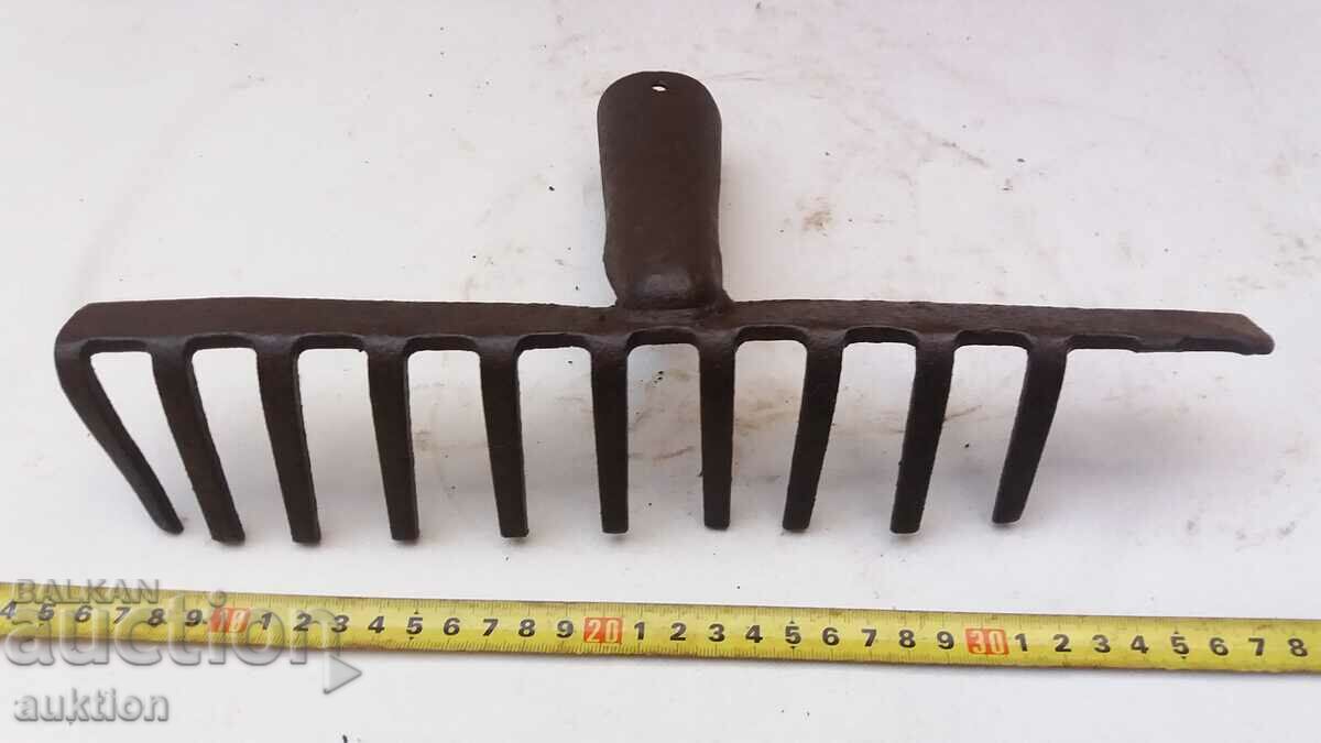 Auction FORGED RENAISSANCE RAKE, TOOL Auction FORGED RENAISSANCE RAKE, TOOL
