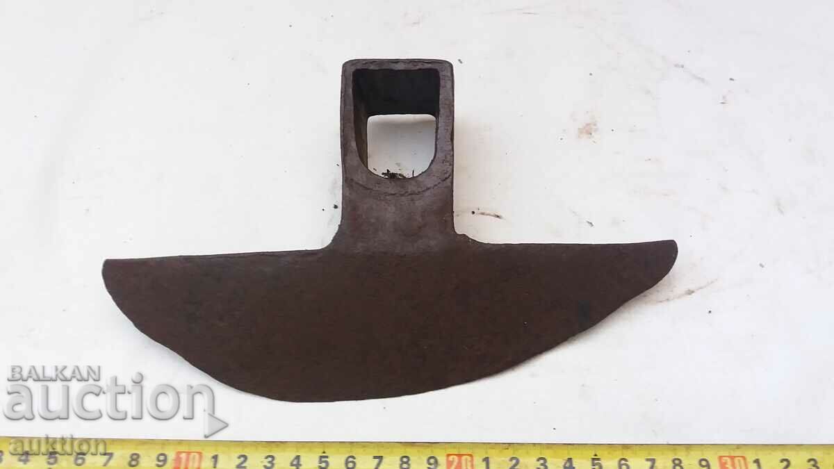 Auction  MASSIVE HORSE MOVIE