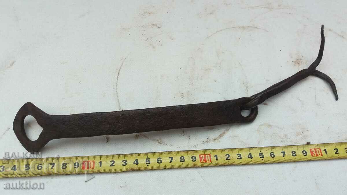 Delivery of WROUGHT RENAISSANCE GATE LOCK - REVIVAL Delivery of WROUGHT RENAISSANCE GATE LOCK - REVIVAL