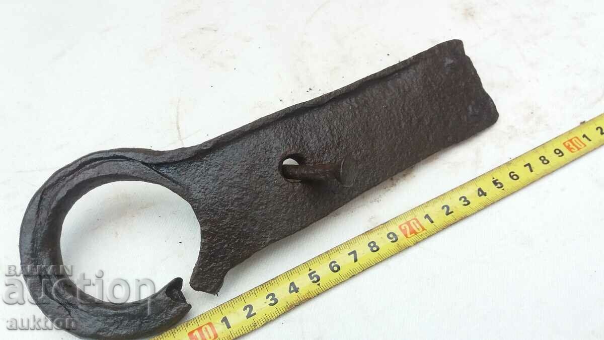 Delivery of WROUGHT REVIVAL LOCK FOR THE GATE Delivery of WROUGHT REVIVAL LOCK FOR THE GATE