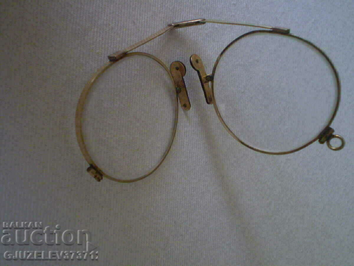 antique collectible theater glasses gilt with price 139.00 BGN | € 71.07 antique collectible theater glasses gilt with price 139.00 BGN | € 71.07