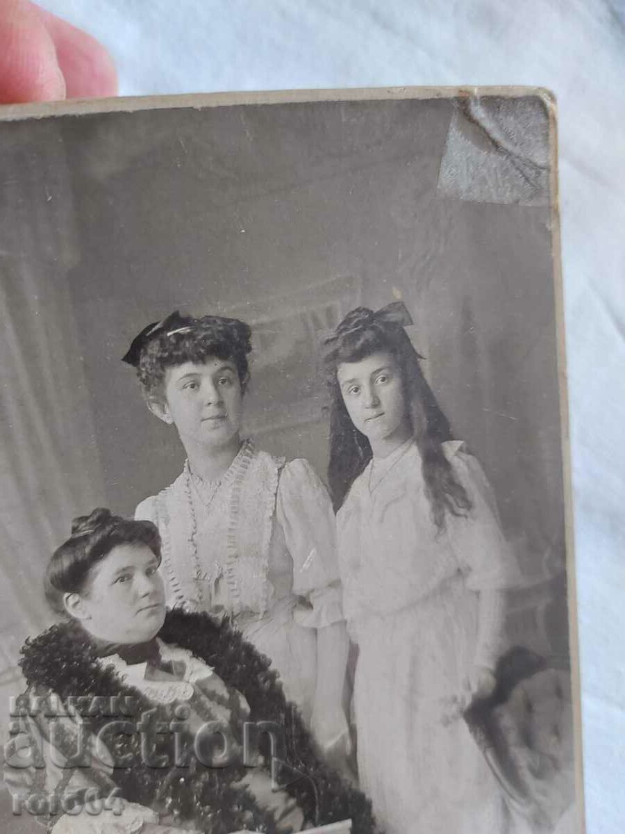 IVAN KARASTOYANOV - LADIES - CARDBOARD - 5 IVAN KARASTOYANOV - LADIES - CARDBOARD - 5