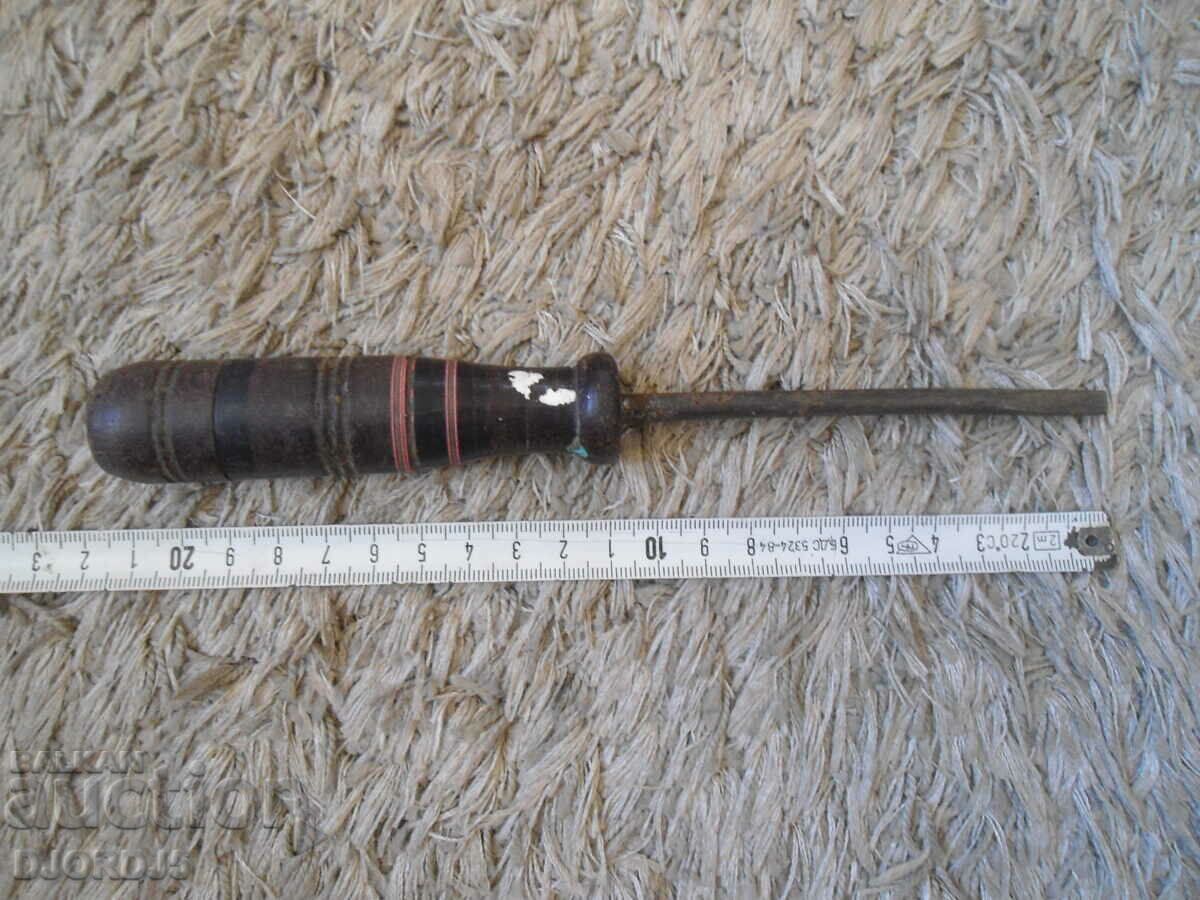 Delivery of An old screwdriver Delivery of An old screwdriver