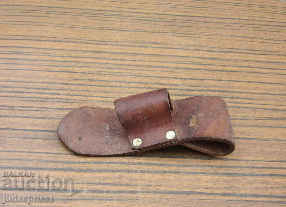old leather holster holster carrier for military knife bayonet with price 10.00 BGN | € 5.11 old leather holster holster carrier for military knife bayonet with price 10.00 BGN | € 5.11