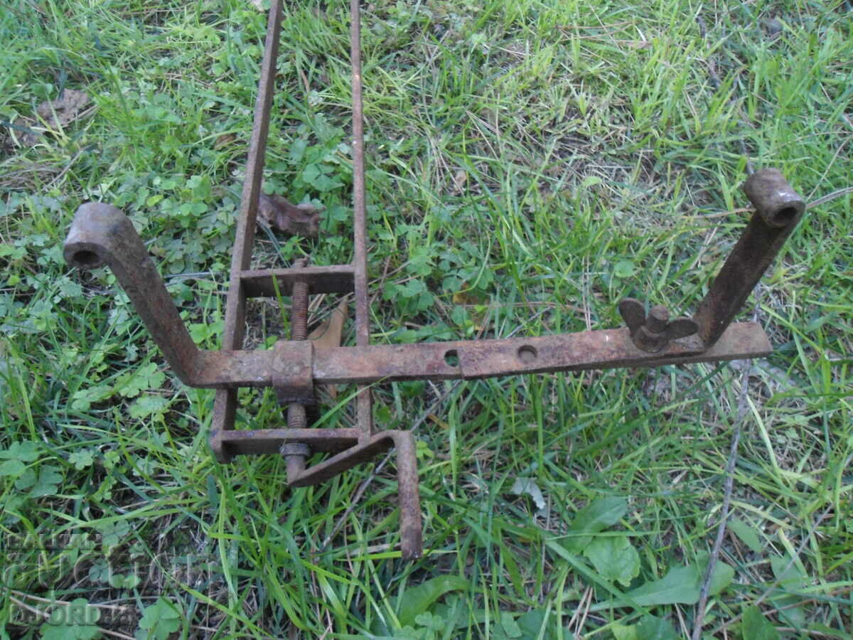 Доставка на Старинен метален чекръг Доставка на Старинен метален чекръг