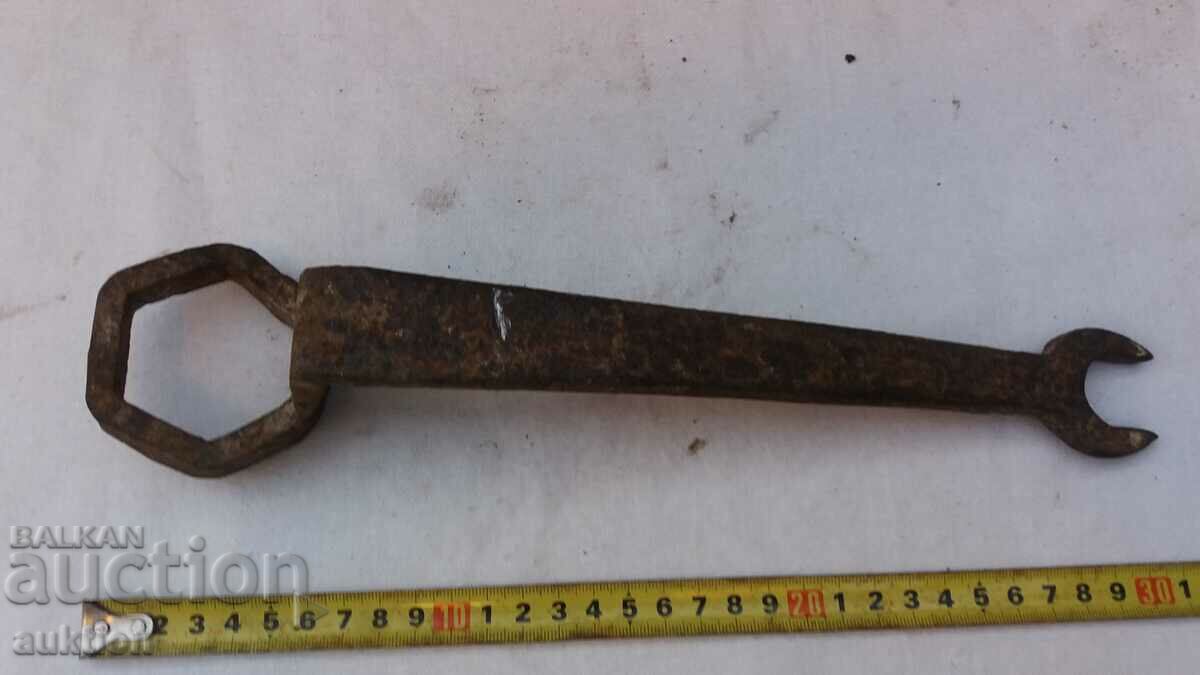 Auction FORGED RENAISSANCE KEY OF PHAETON, TWO-WHEEL, WAGON Auction FORGED RENAISSANCE KEY OF PHAETON, TWO-WHEEL, WAGON